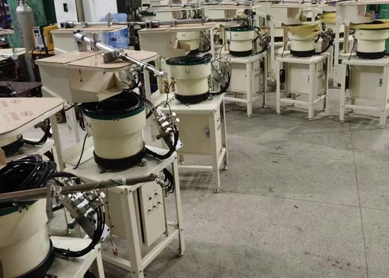 Αυτόματη υδατόπτωση τροφοδοτών M6 M8 M10 M12 καρυδιών που μεταφέρει τα εργαλεία