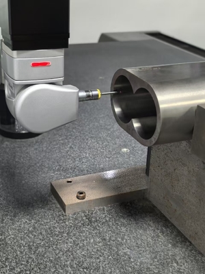 Ανθεκτικό στην φθορά Bimetallic Screw Barrel Liner Για Μηχανή Σχηματισμού Ένεσης πλαστικό Extruder