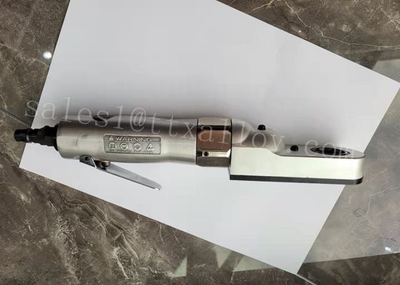 Πολωνικό κομμό ακρών ΚΑΠ πνευματικό με έναν καθορισμένο κόπτη και κάτοχος